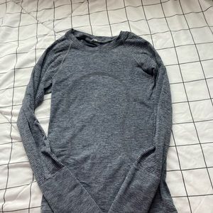Lululemon gray swiftly tech size 2